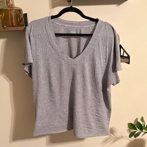 Fabletics Heather Gray V-Neck Short Sleeve Tee